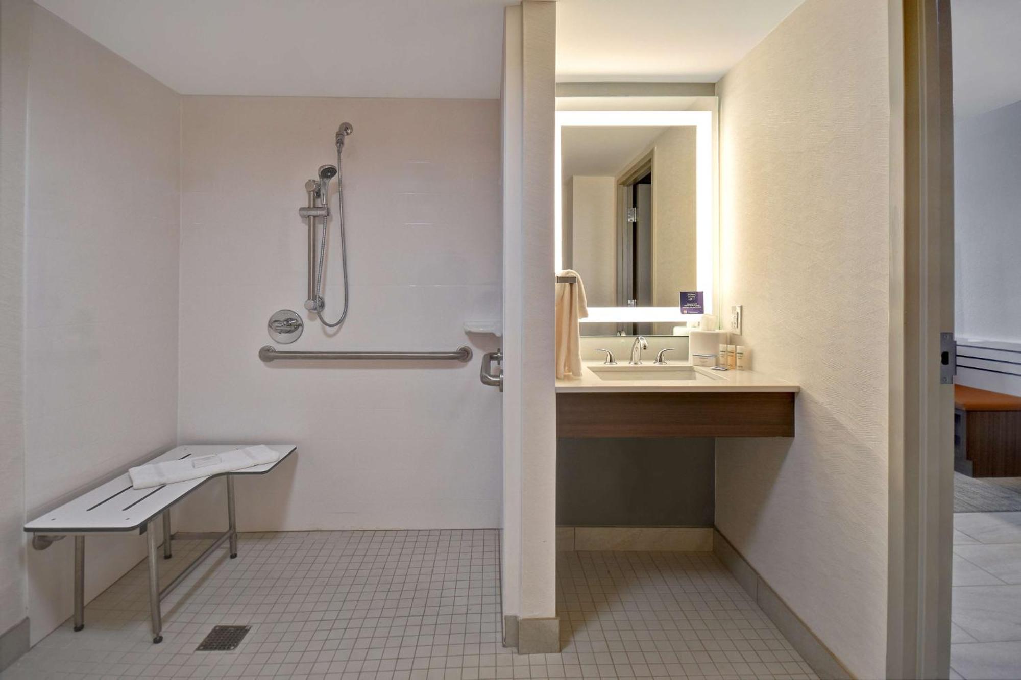 רומולוס Hilton Garden Inn Detroit Metro Airport מראה חיצוני תמונה